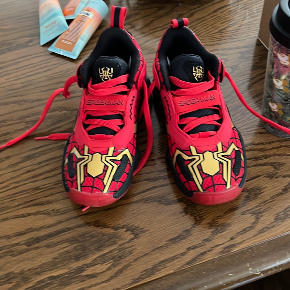 Spiderman basketball shoes